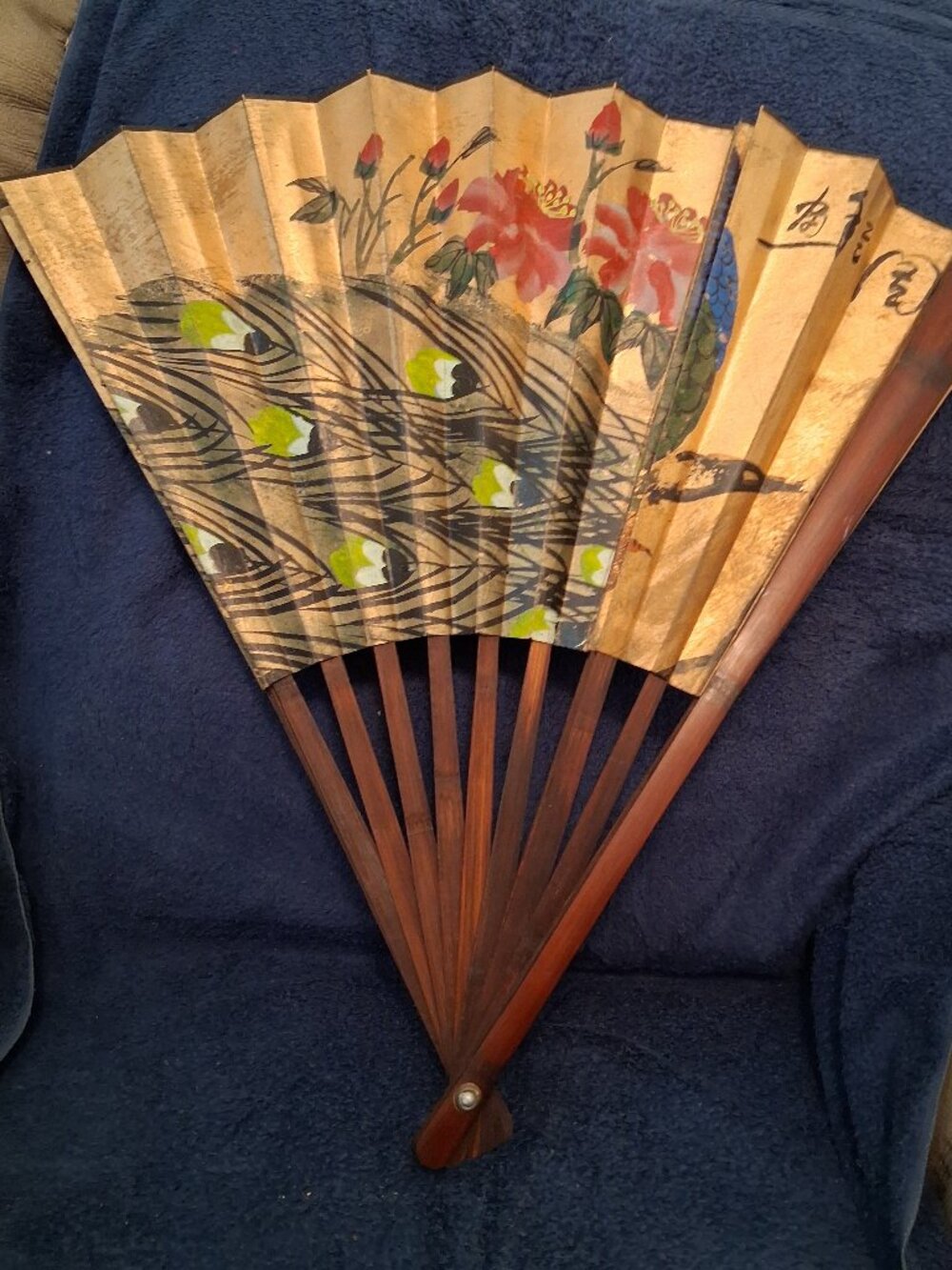 Vintage Japanese Large 42" Folding Wall Fan Peacock Peonies Gold Foil Asian Art - Picture 2 of 5